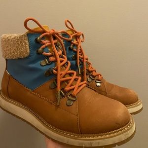 Toms waterproof leather winter boots